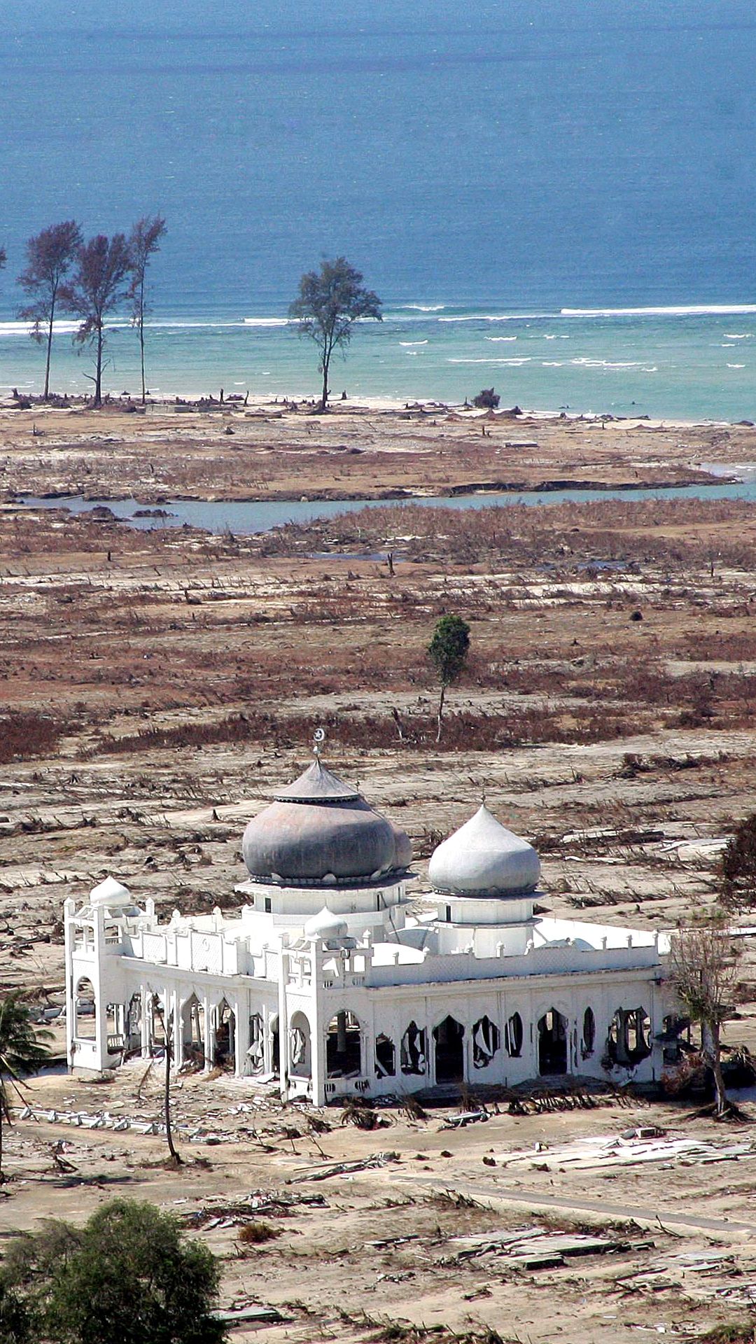 A scene of Aceh mosque's surrounding after the tsunami